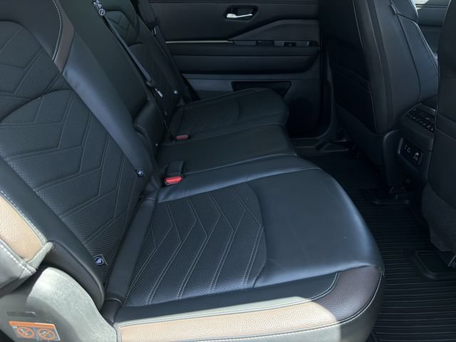 Used 2024 Nissan Pathfinder Platinum w/ Cargo Package AWD/4WD image 39