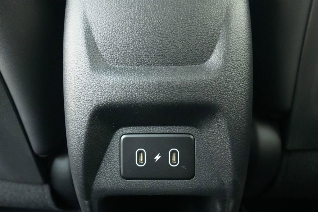 New 2025 Hyundai Venue Limited image 25