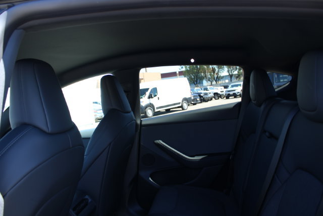 Used 2026 Tesla Model Y 2WD image 31