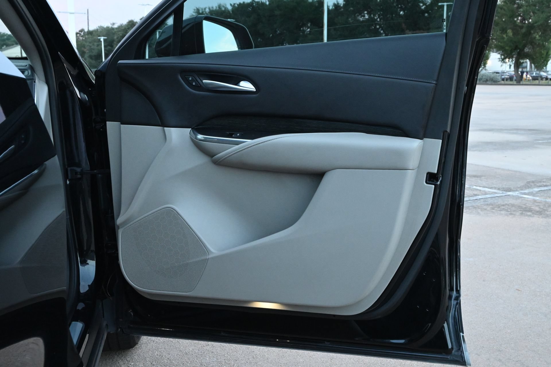 Used 2021 Cadillac XT4 Premium Luxury FWD image 24