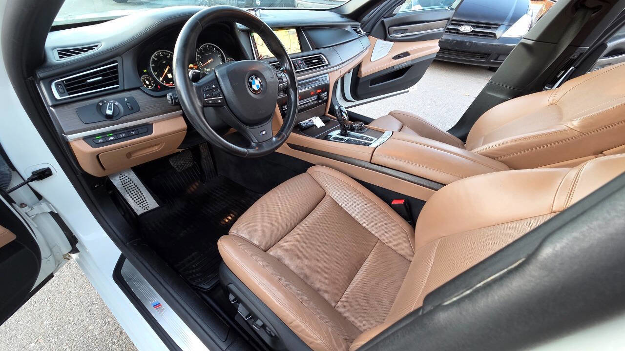 Used 2015 BMW 750i xDrive AWD/4WD image 27