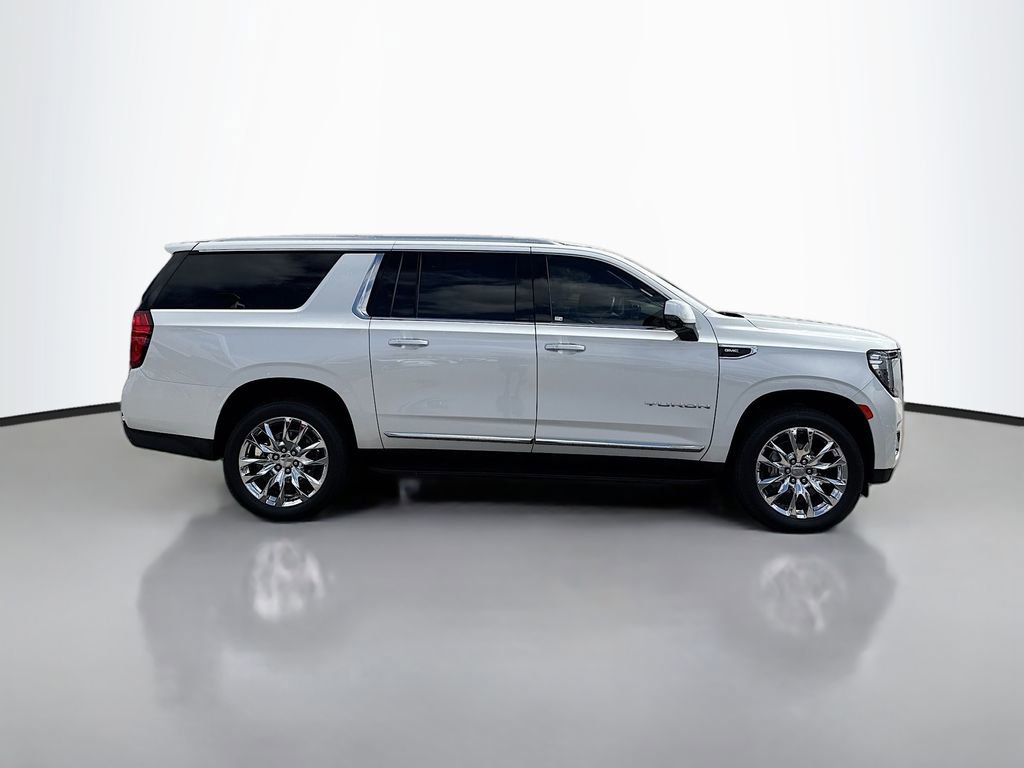 Used 2024 GMC Yukon XL SLT w/ SLT Luxury Package image 8