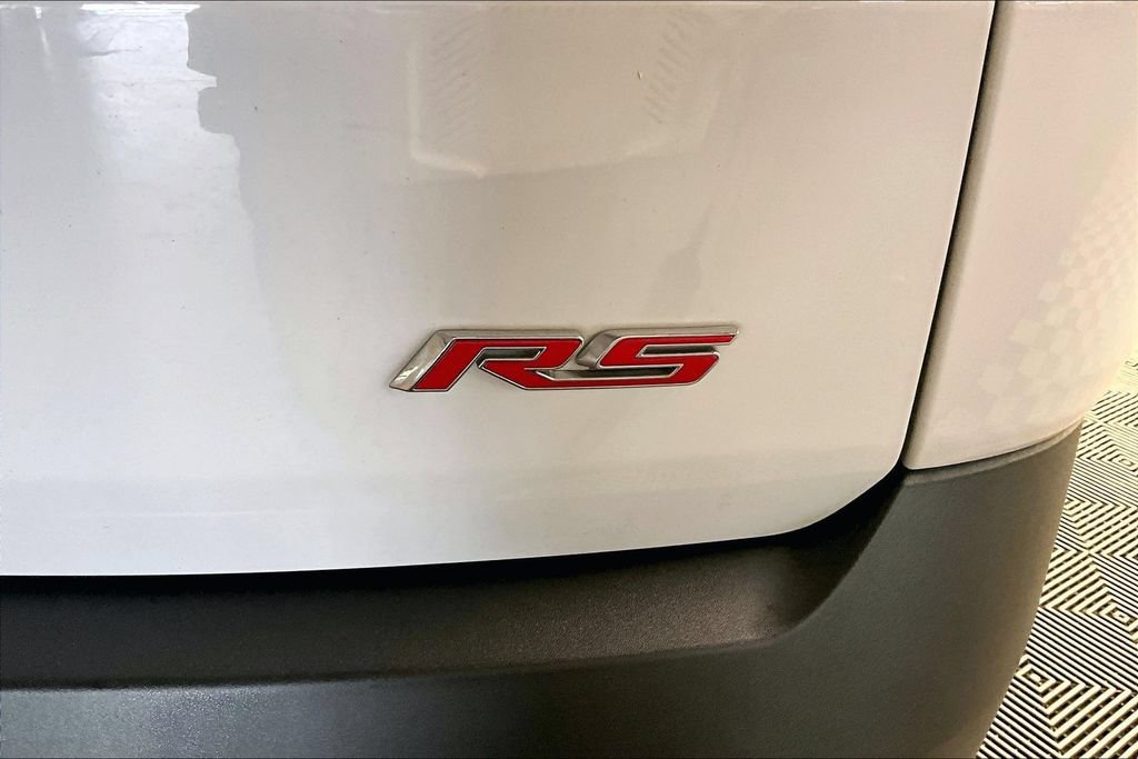 Used 2023 Chevrolet Traverse RS w/ LPO, Floor Liner Package AWD/4WD image 7