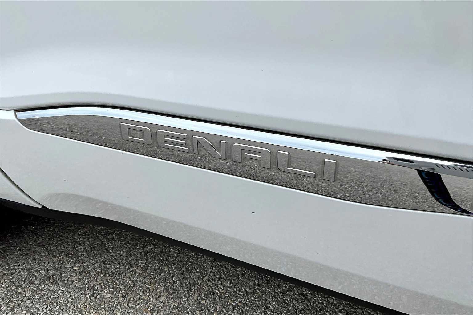 Used 2019 GMC Acadia Denali FWD image 10