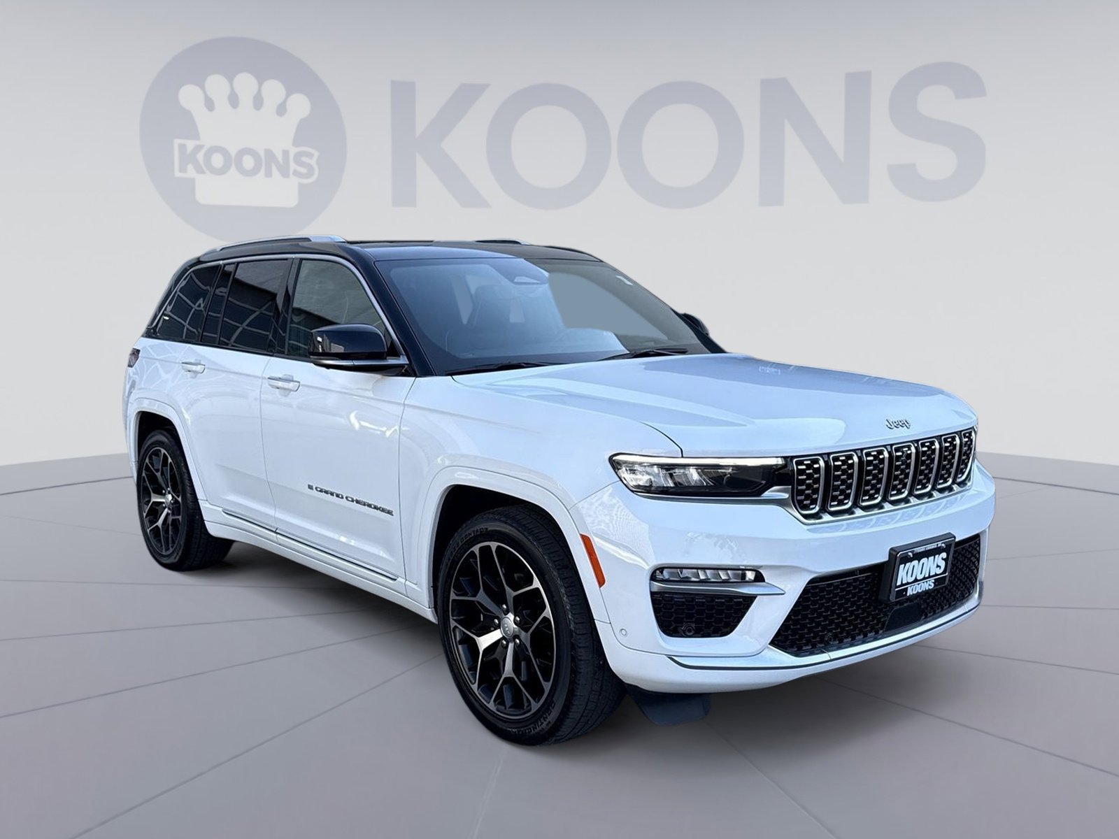 Used 2023 Jeep Grand Cherokee Summit image 10