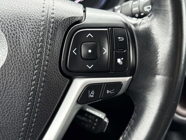 Used 2017 Toyota Highlander XLE image 24