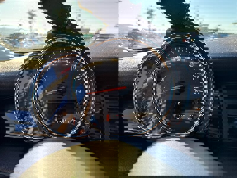 Used 2019 MINI Cooper 4-Door Hardtop w/ Signature Upholstery Package image 14