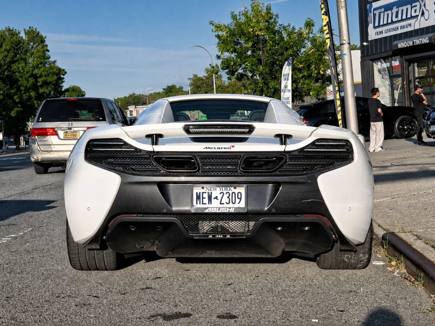 Used 2015 McLaren 650S Spider RWD image 10