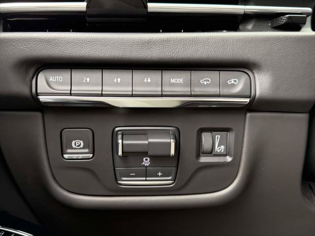 Used 2025 Cadillac Escalade ESV Sport Platinum AWD/4WD image 25