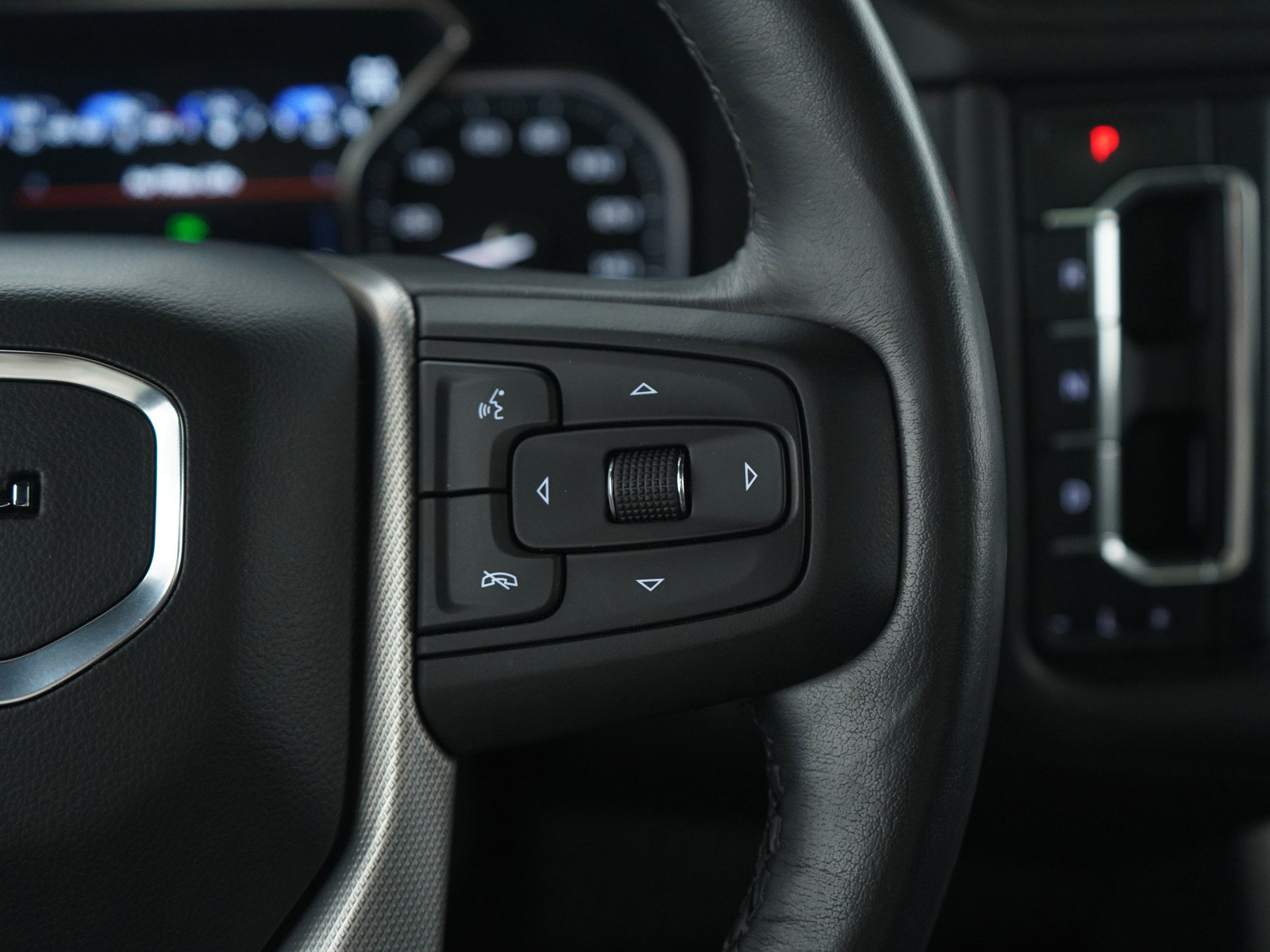 Used 2021 GMC Yukon Denali w/ Denali Premium Package image 31