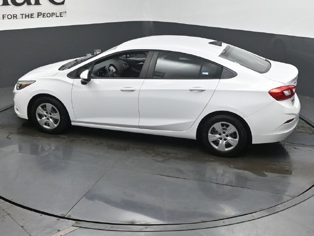 Used 2017 Chevrolet Cruze LS FWD image 46