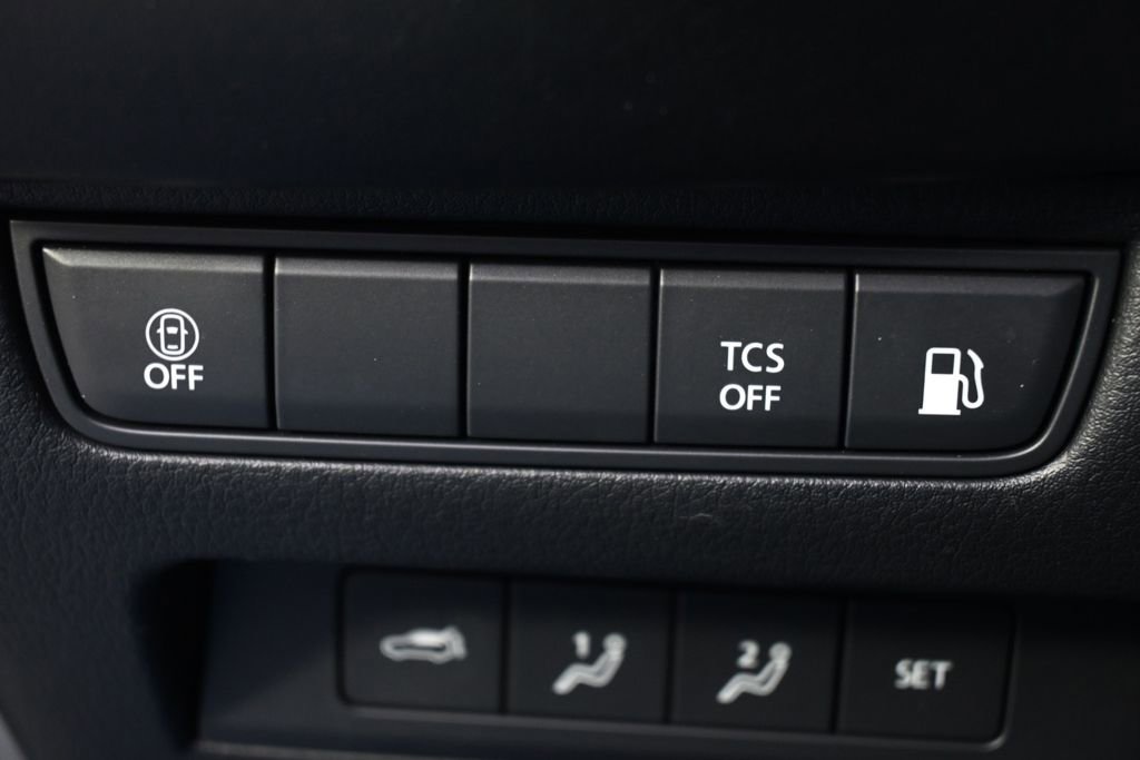 Used 2025 MAZDA CX-50 AWD 2.5 Hybrid w/ Premium Pkg image 24