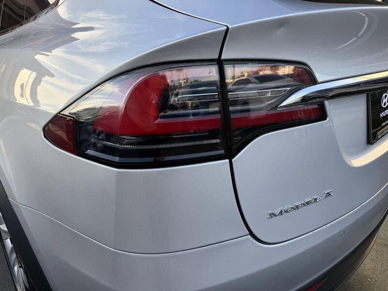 Used 2017 Tesla Model X 75D AWD/4WD image 7