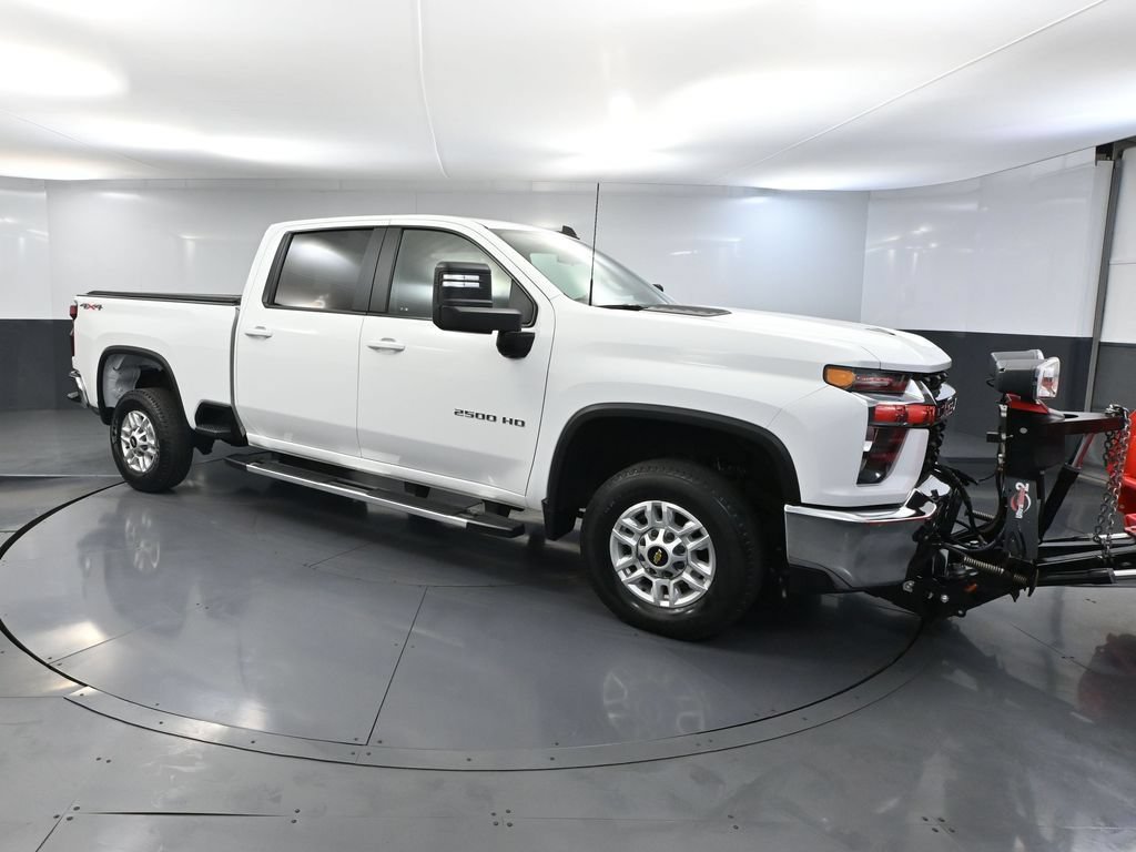Used 2022 Chevrolet Silverado 2500 LT AWD/4WD image 1