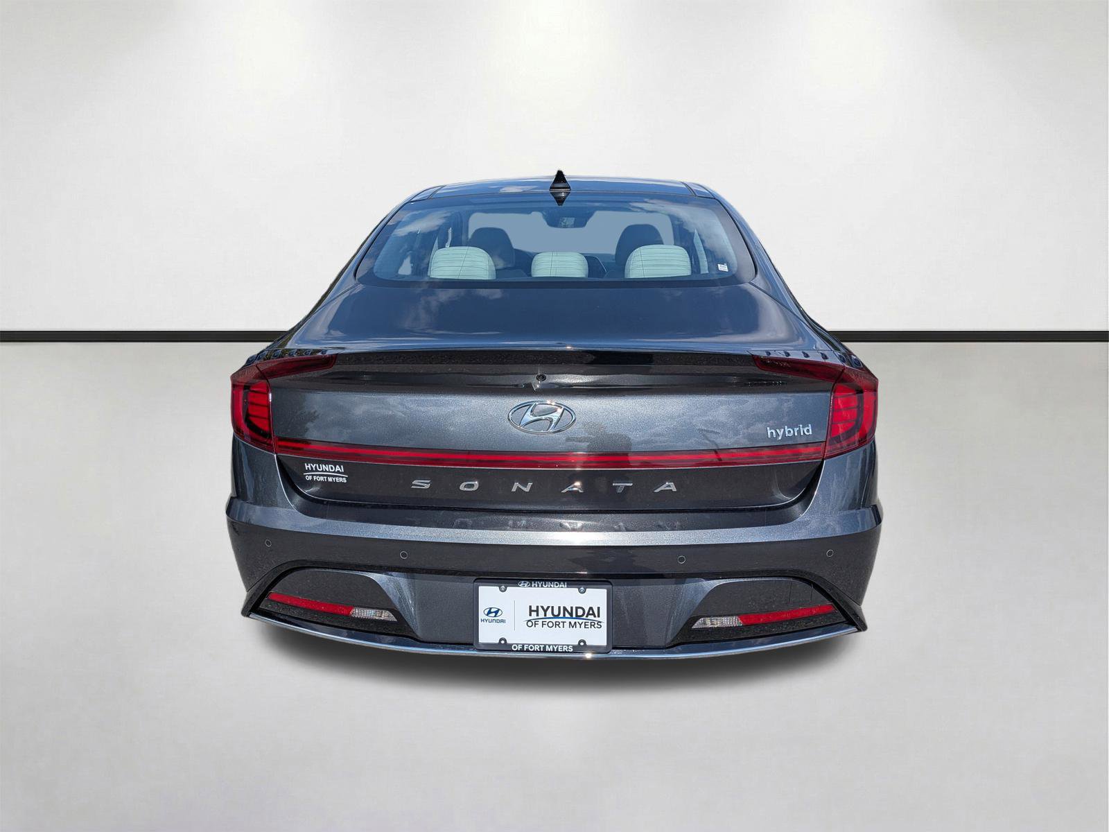 Used 2023 Hyundai Sonata Limited w/ Cargo Package FWD image 5