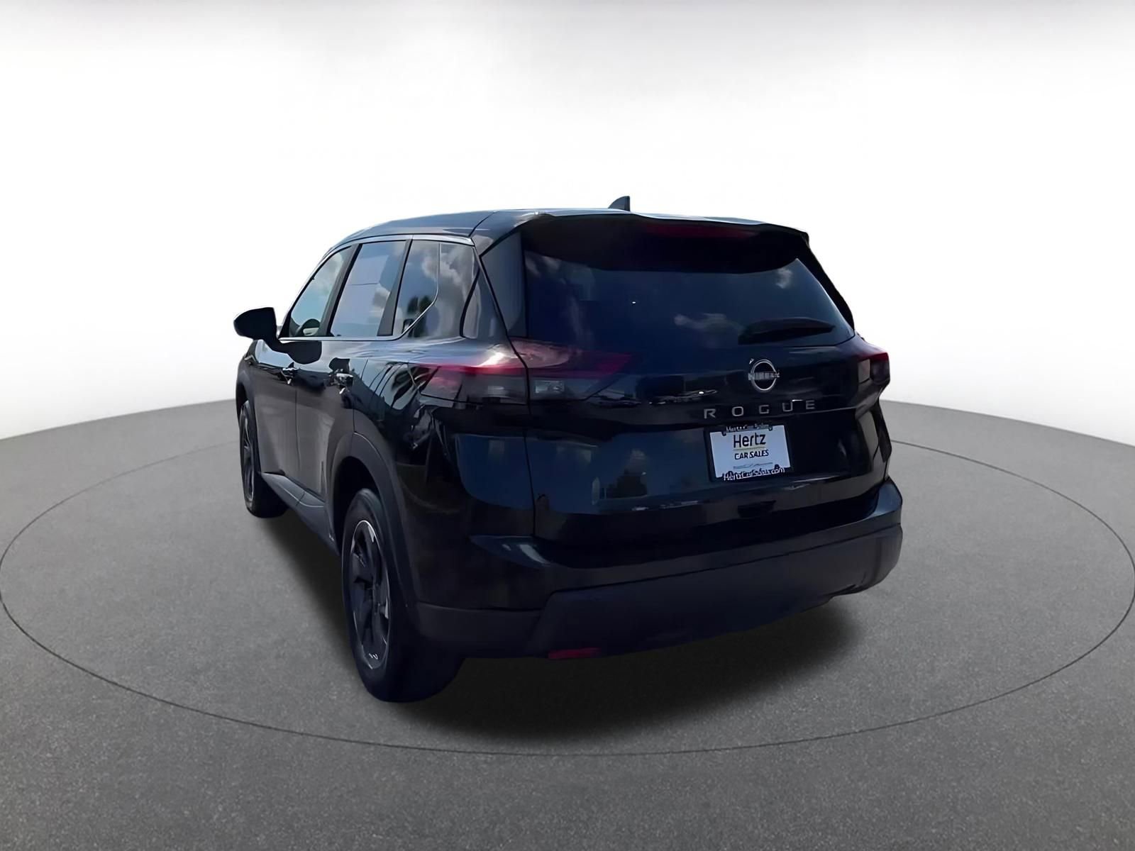 Used 2025 Nissan Rogue SV FWD image 11