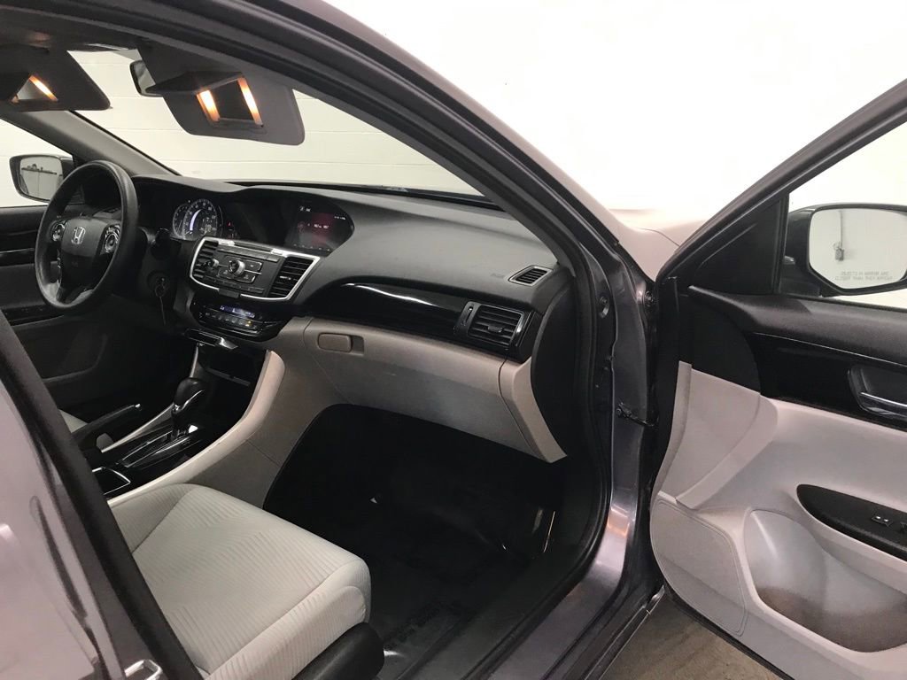 Used 2016 Honda Accord LX image 31