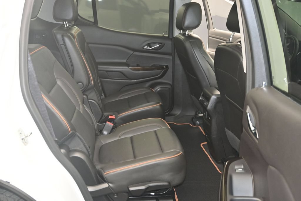 Used 2023 GMC Acadia AT4 AWD/4WD image 12