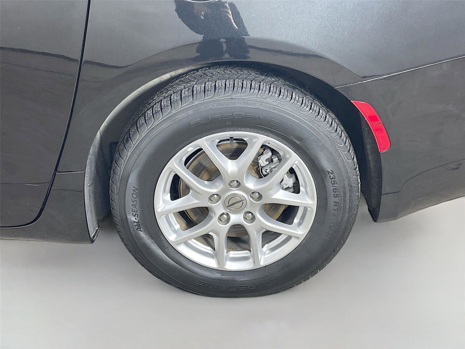 Used 2022 Chrysler Voyager LX image 28