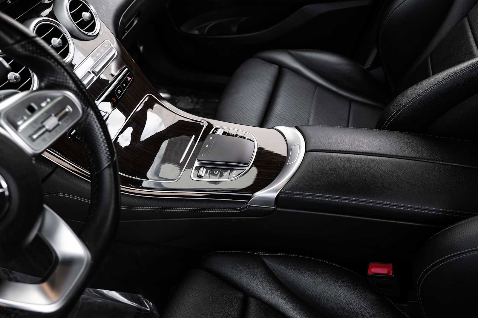 Used 2021 Mercedes-Benz GLC 300 image 24