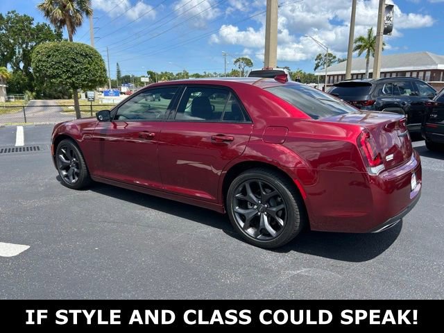 Used 2023 Chrysler 300 Touring w/ Sport Appearance Package RWD image 4