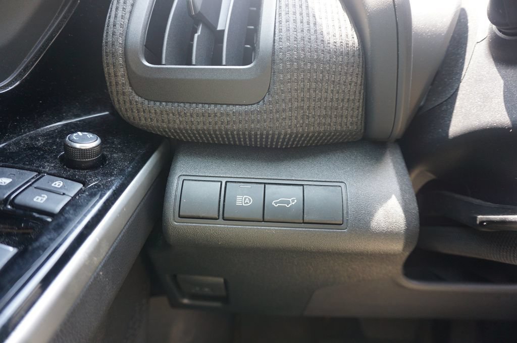Used 2024 Toyota bZ4X AWD w/ Weather Package image 5