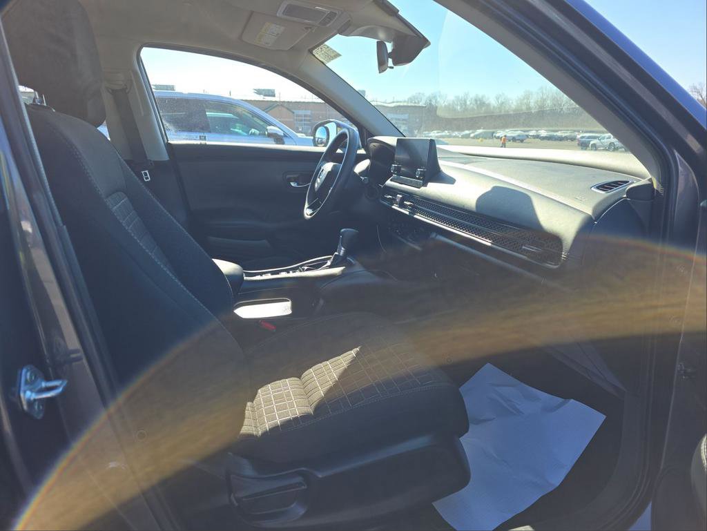 Used 2025 Honda HR-V LX image 13