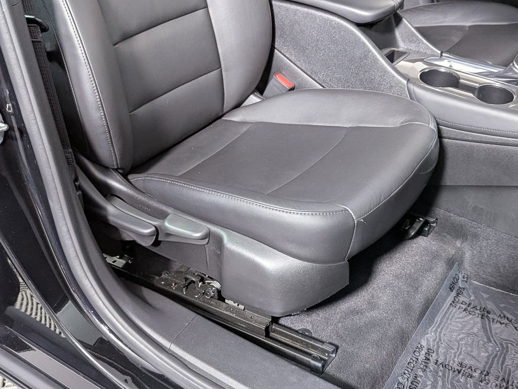 Used 2020 Chevrolet Malibu LT w/ Leather Package FWD image 30