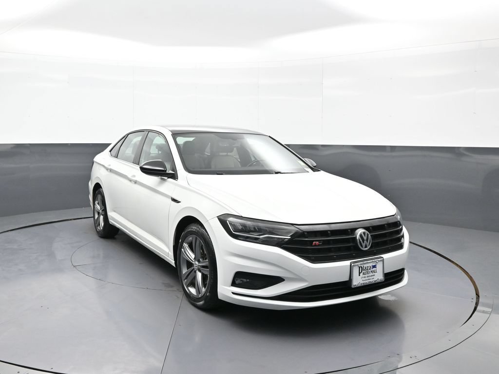 Used 2020 Volkswagen Jetta R-Line w/ R-Line Cold Weather Package FWD image 3