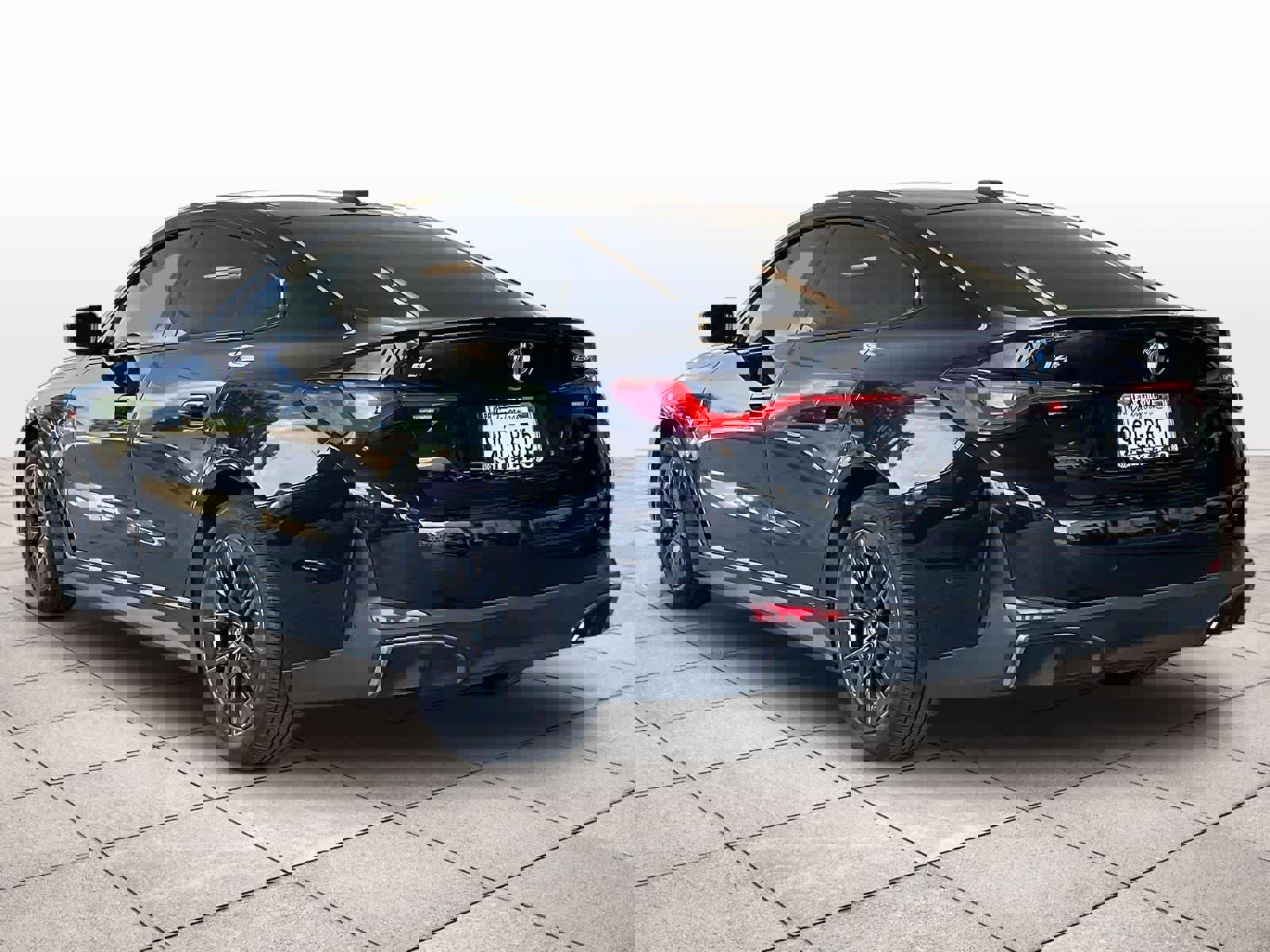 Used 2023 BMW i4 eDrive35 w/ Premium Package image 12