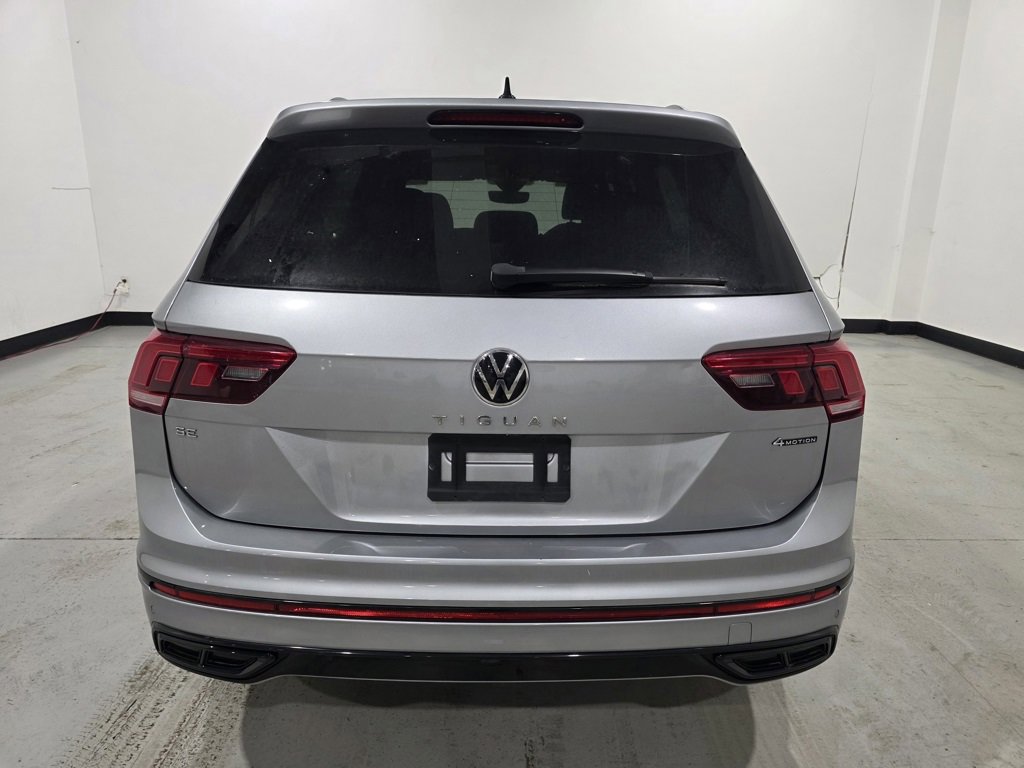 Used 2022 Volkswagen Tiguan SE R-Line image 3