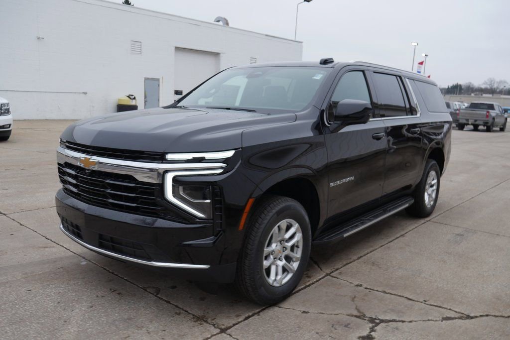 New 2026 Chevrolet Suburban LS image 4