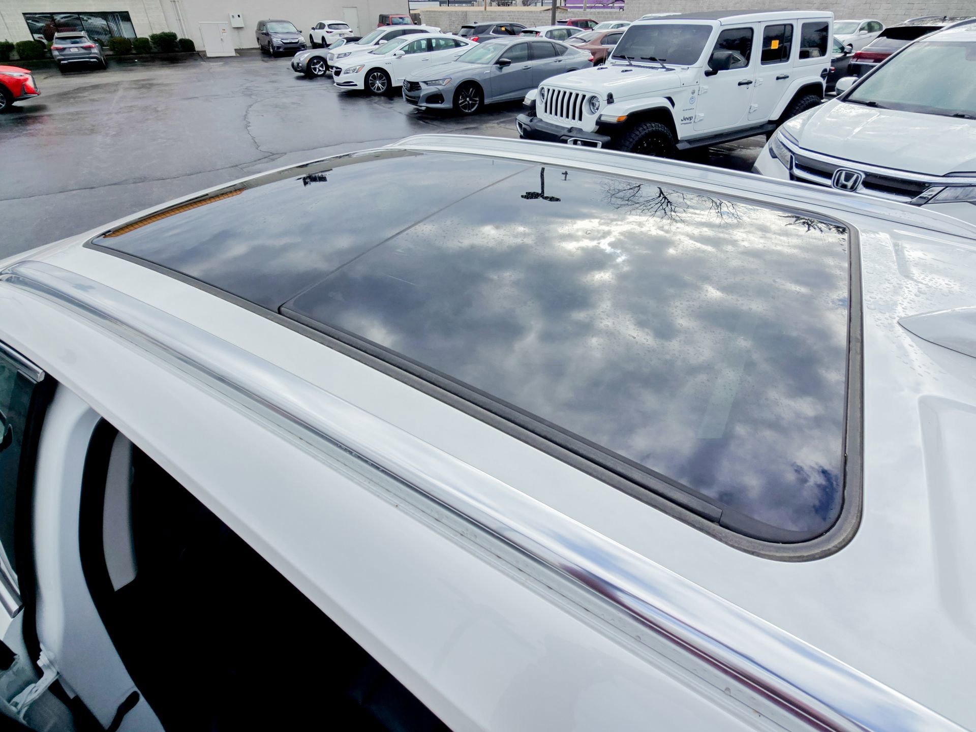 Used 2024 Buick Envision Avenir image 38