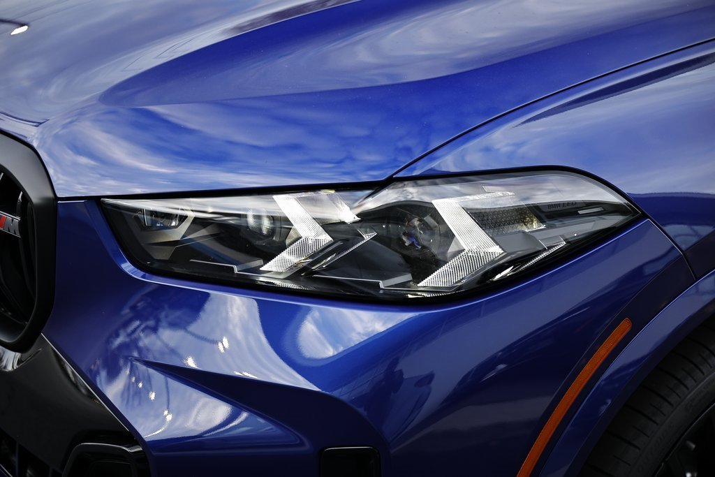 New 2026 BMW X5 M60i w/ Climate Comfort Package image 12
