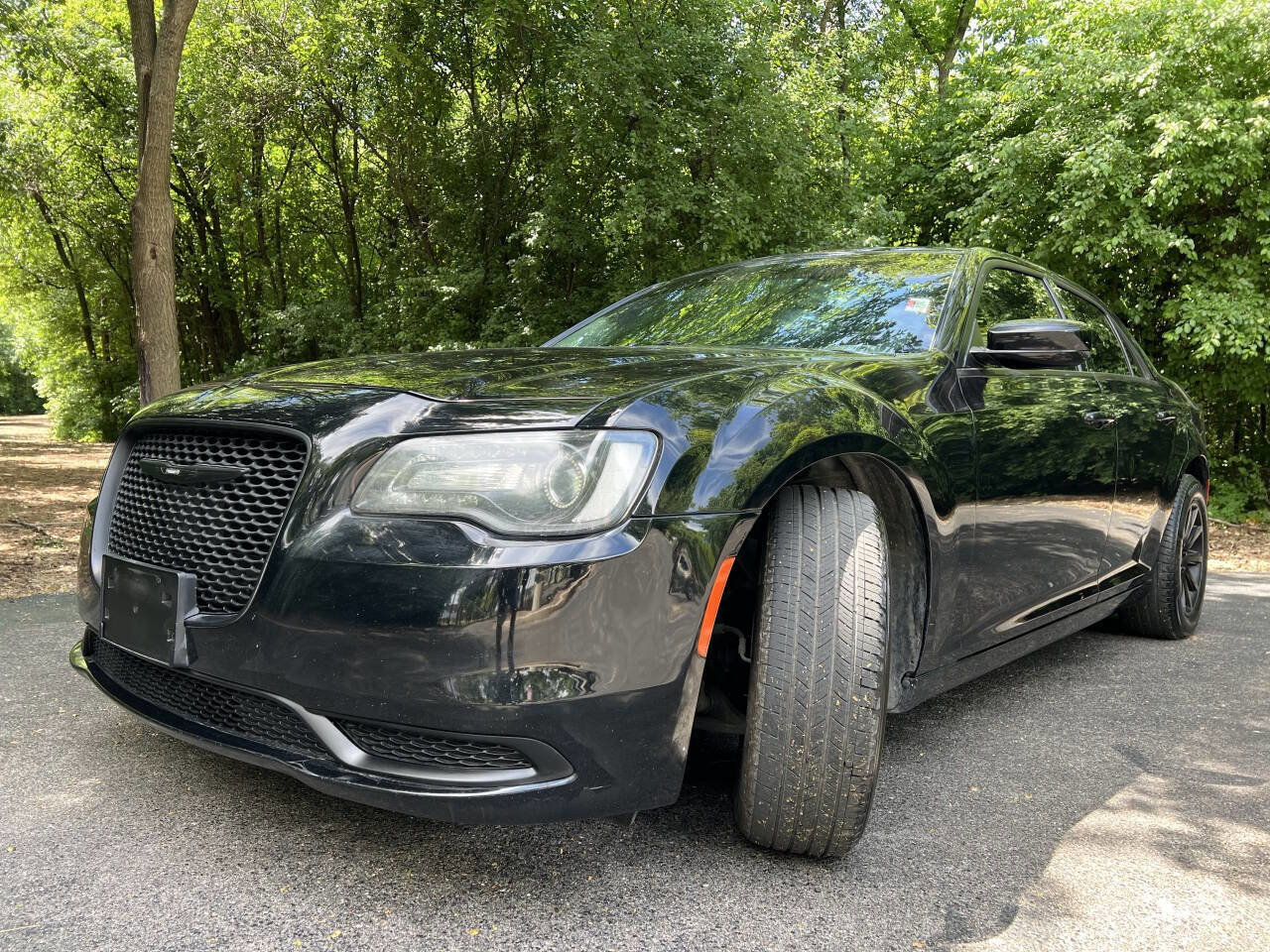 Used 2018 Chrysler 300 Touring L AWD/4WD image 3