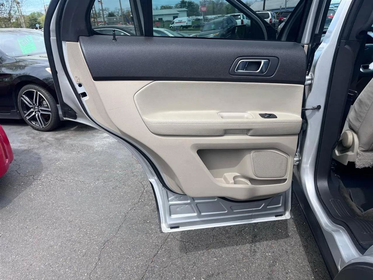 Used 2015 Ford Explorer 4WD image 14