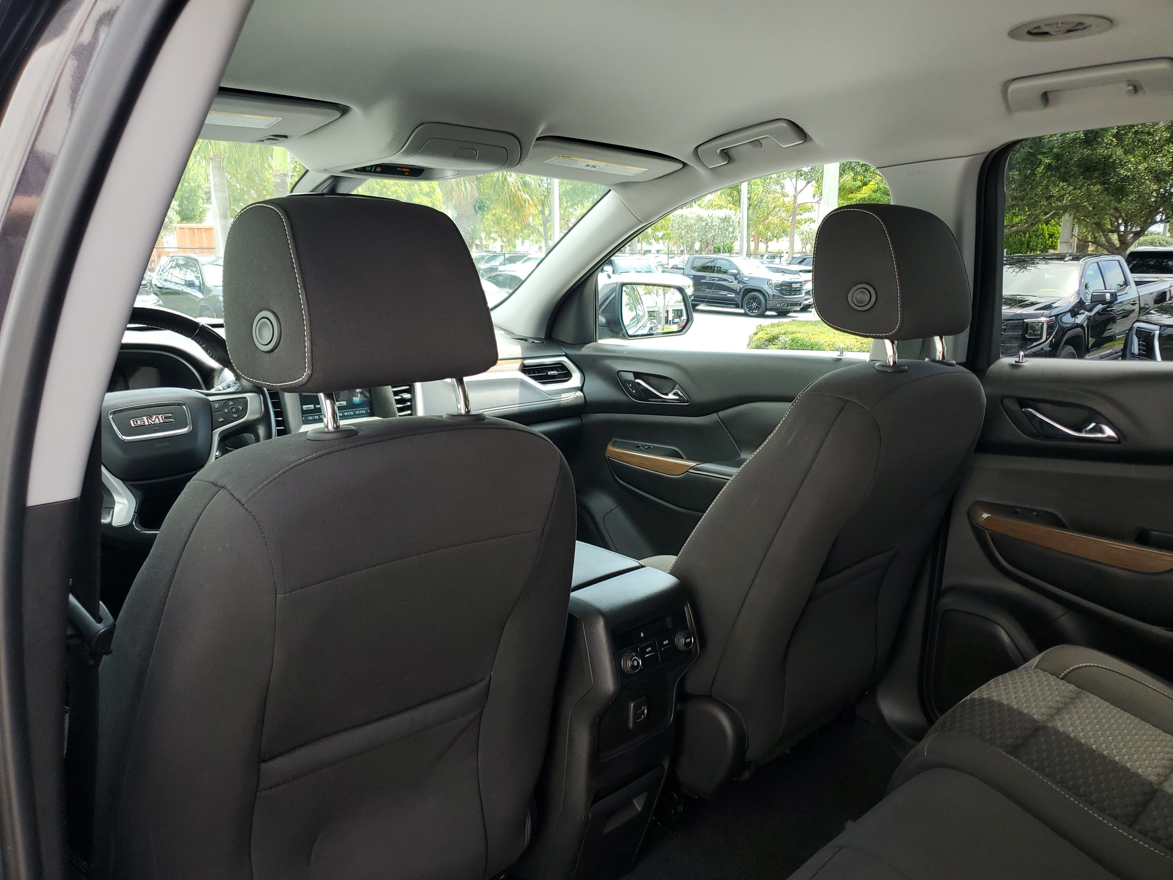 Used 2018 GMC Acadia SLE w/ LPO, Cargo Package FWD image 14