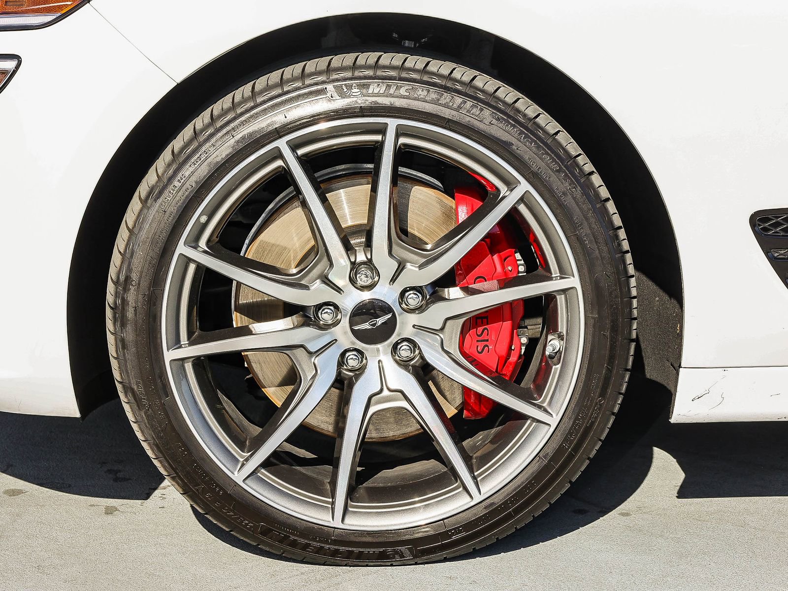 Used 2025 Genesis G70 2.5T image 9