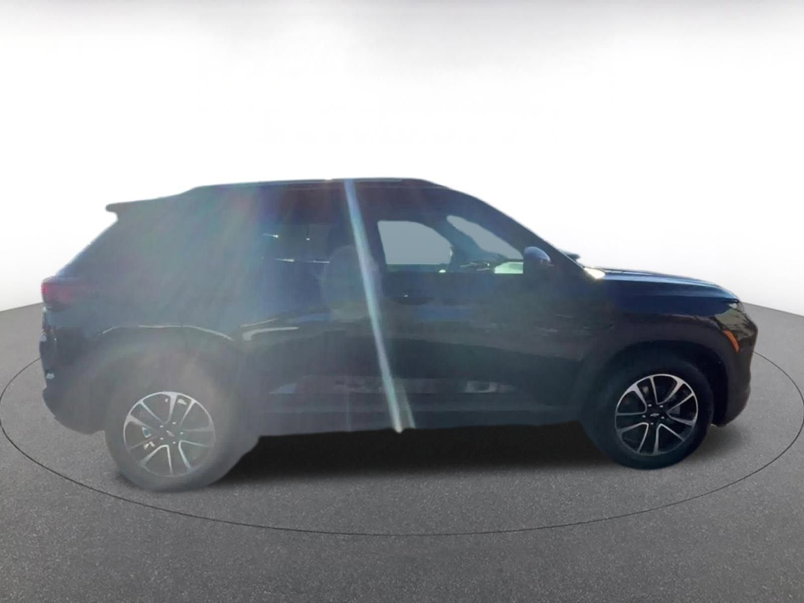 Used 2025 Chevrolet TrailBlazer LT image 16