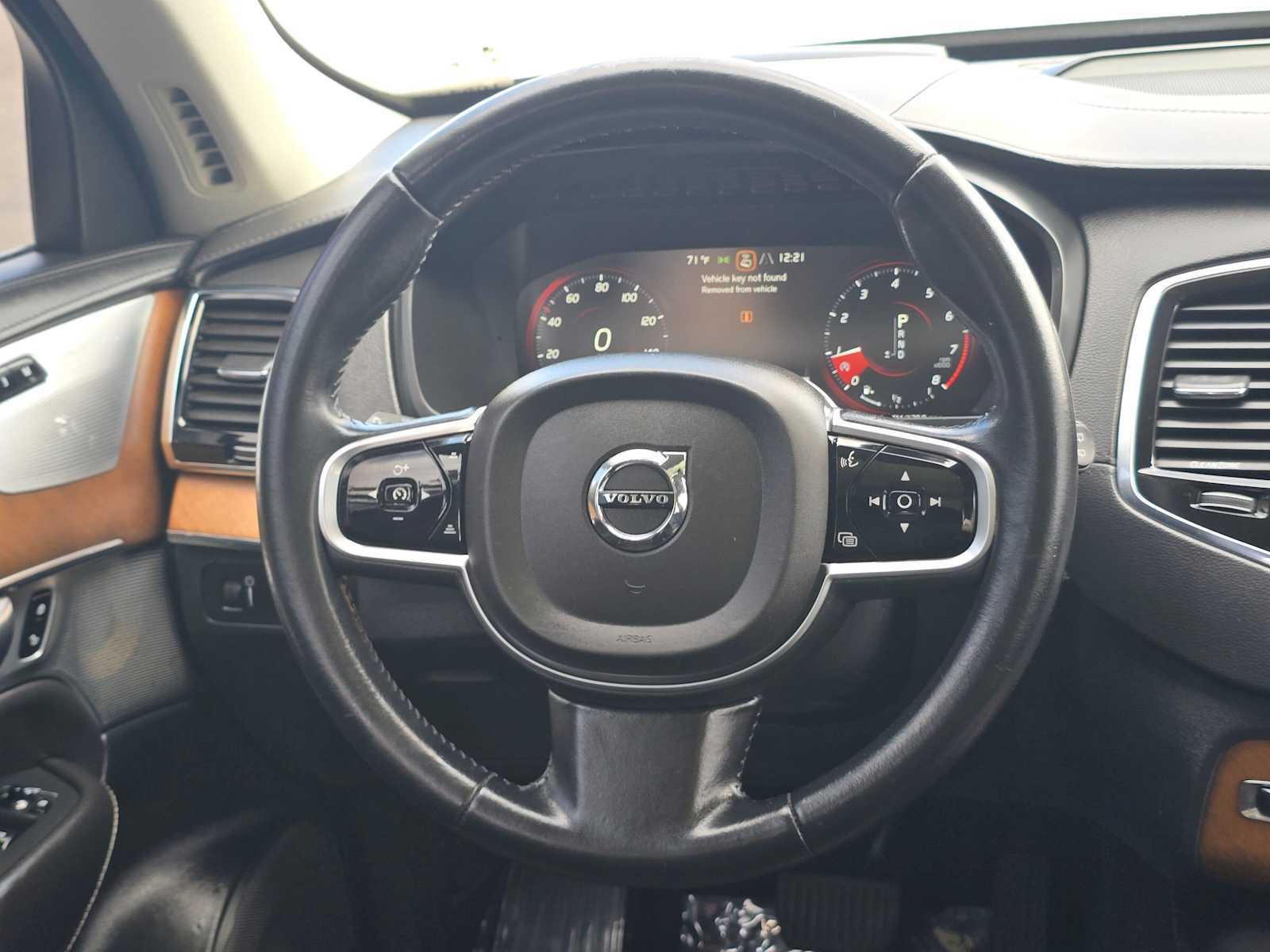 Used 2016 Volvo XC90 T6 Inscription w/ Vision Package AWD/4WD image 19