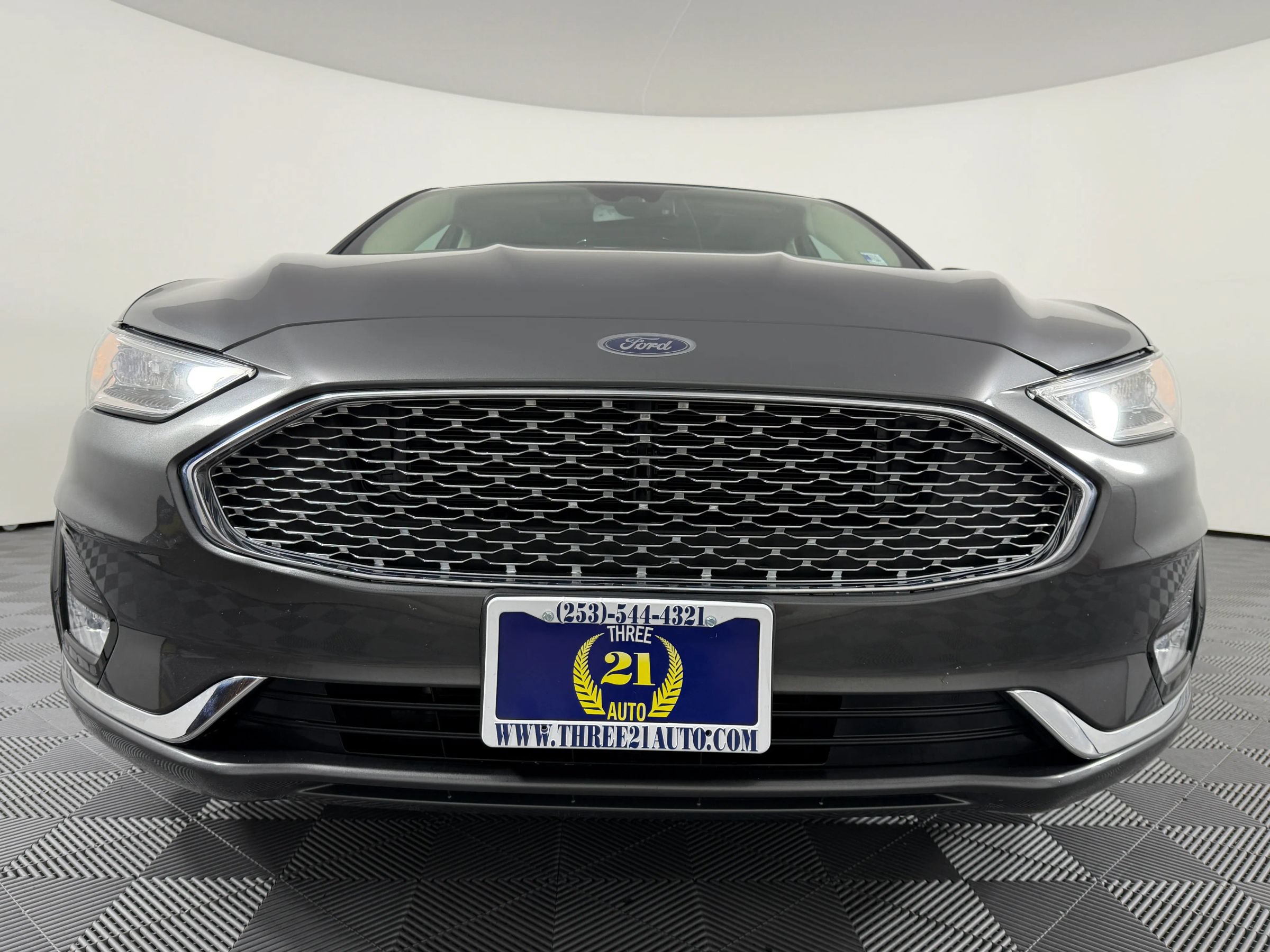 Used 2019 Ford Fusion Titanium FWD image 3