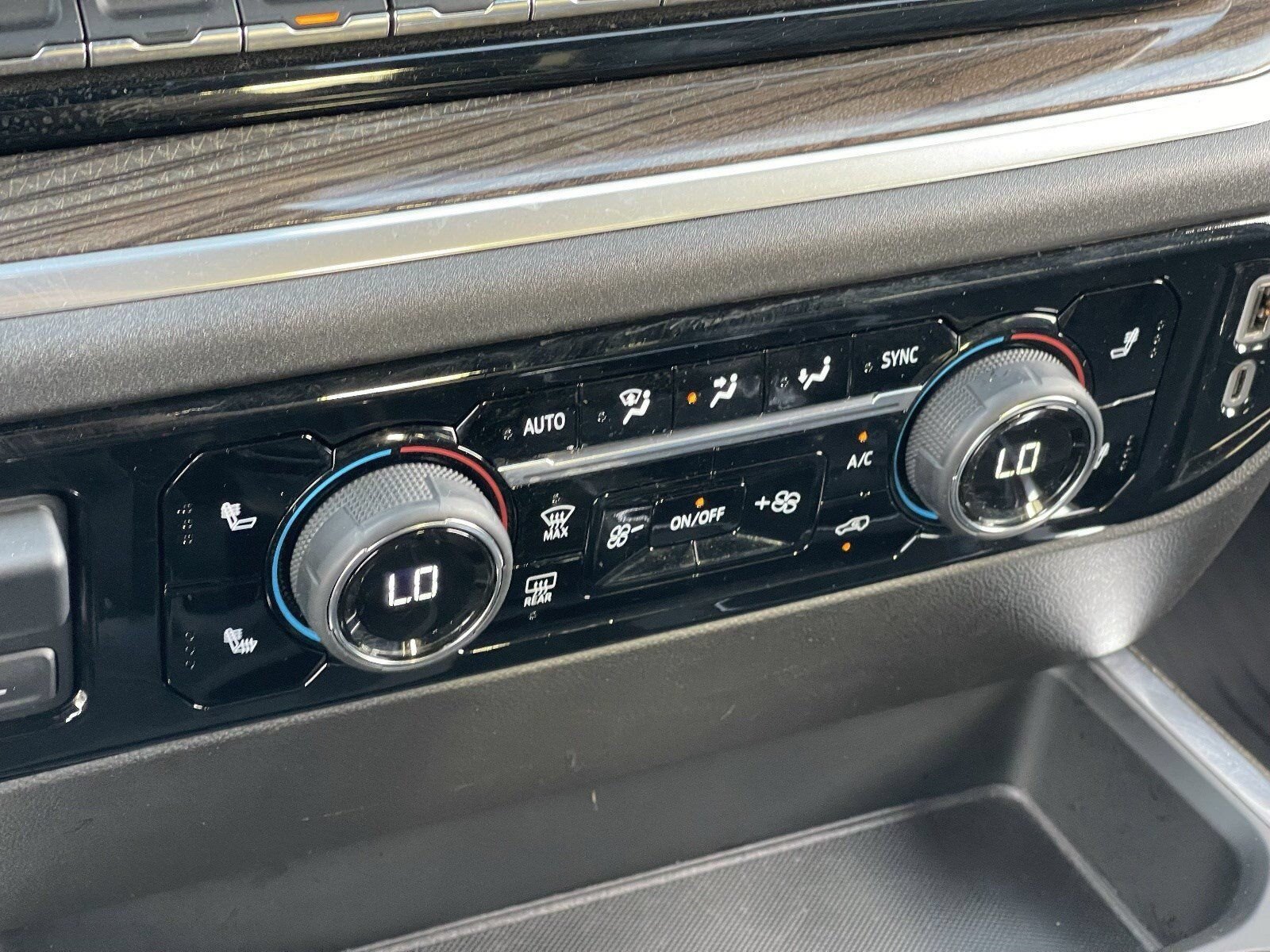 Certified 2024 Chevrolet Silverado 1500 RST w/ Convenience Package II AWD/4WD image 28