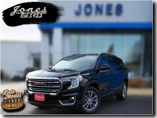 Used 2024 GMC Terrain SLT image 1