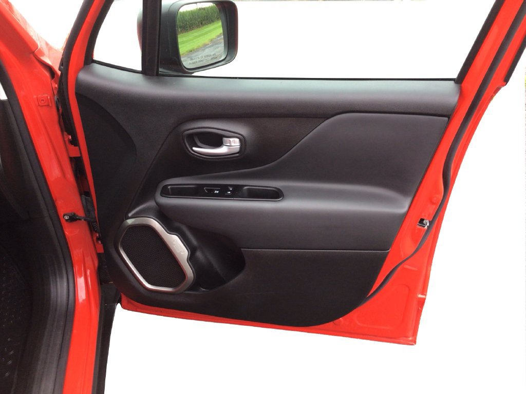 Used 2023 Jeep Renegade Latitude AWD/4WD image 20