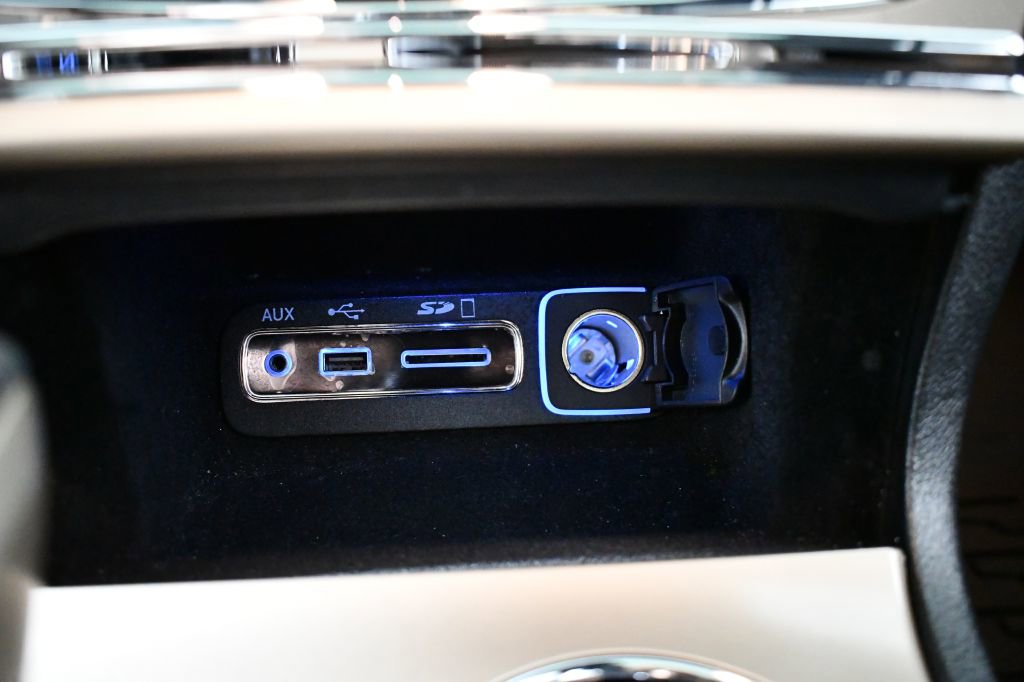 Used 2016 Jeep Grand Cherokee Limited 75th Anniversary image 28