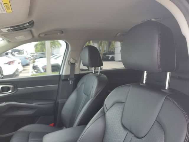 Certified 2023 Kia Sorento S FWD image 15