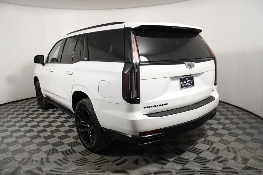 Used 2023 Cadillac Escalade Sport w/ LPO, ONYX Package image 4
