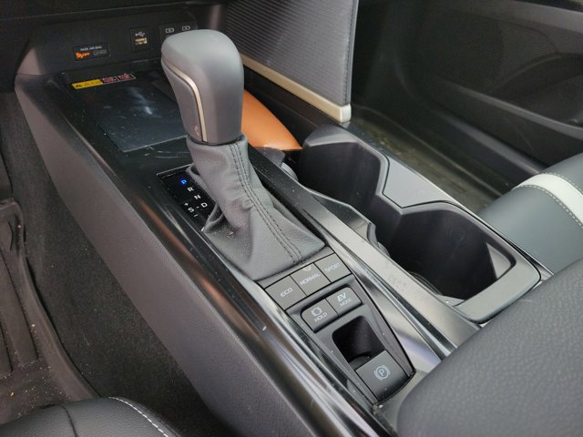 Used 2025 Toyota Camry LE image 12