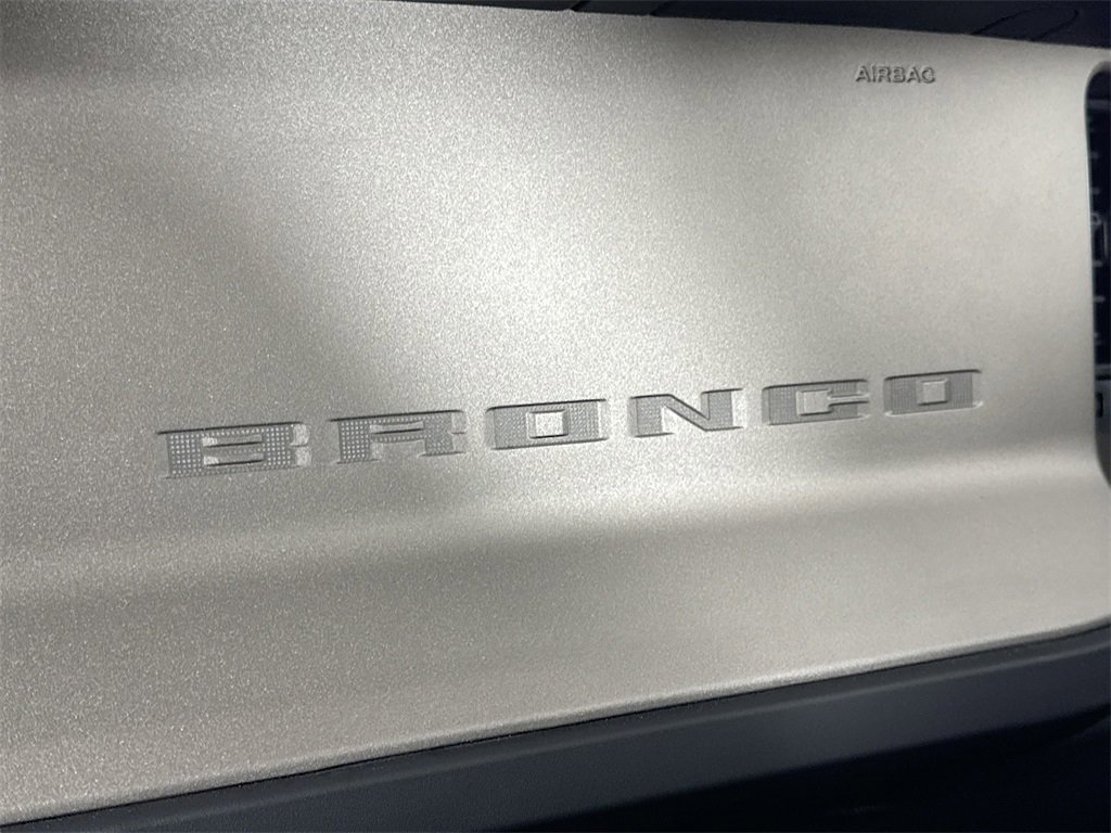 Used 2025 Ford Bronco Outer Banks image 17
