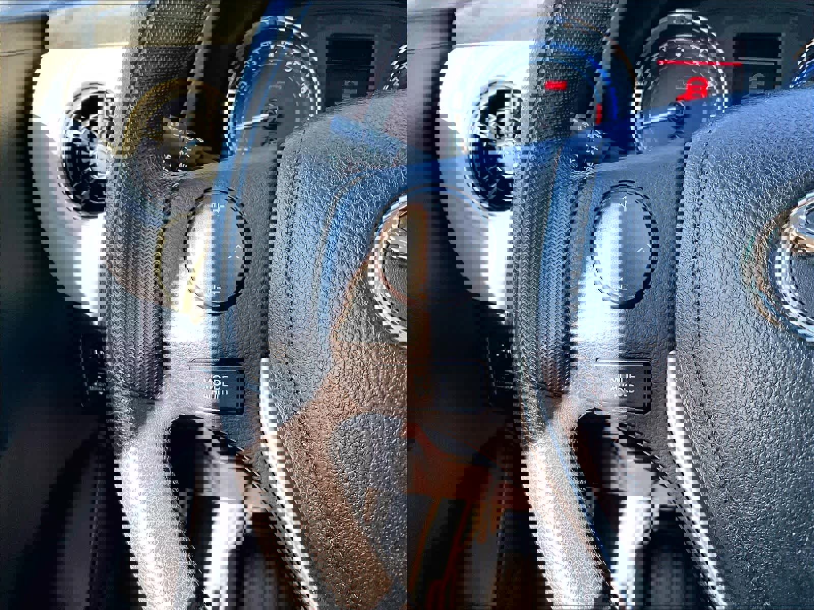 Used 2018 Toyota Corolla LE image 23